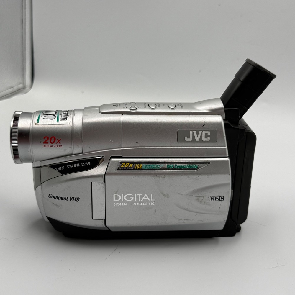 JVC Compact VHS Camcorder GR-AXM17U Silver Y2K Retro Aesthetic Tech UNTESTED